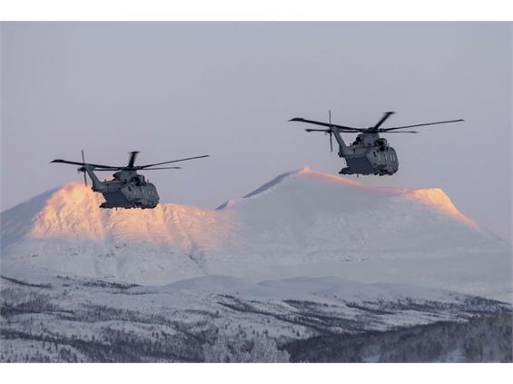 Naval helicopter crews learn to handle sub-zero conditions